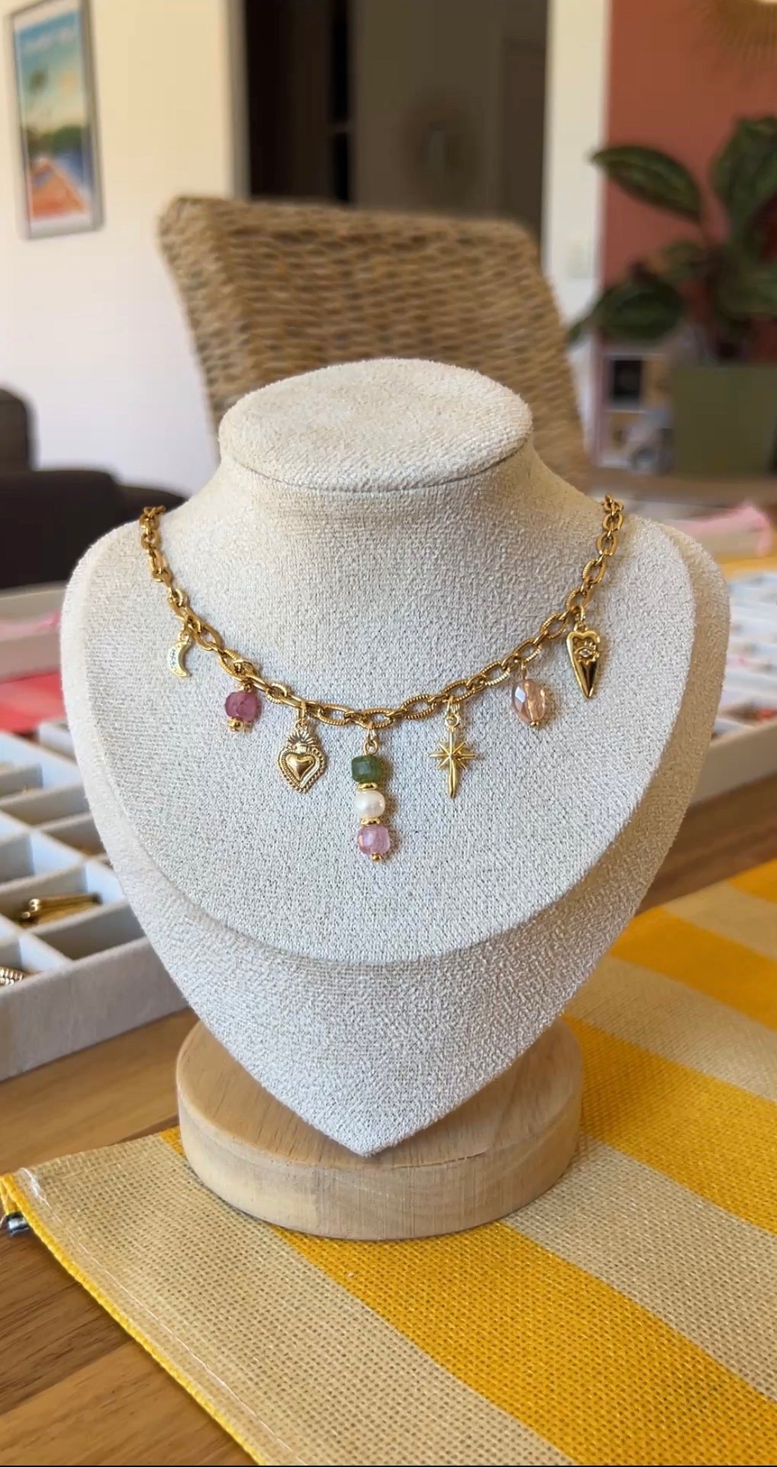 collier a charms en acier inoxydable pays genevois