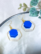 Bijoux fantaisies boucles d'oreilles créoles hexagonale bleu électrique et dorée