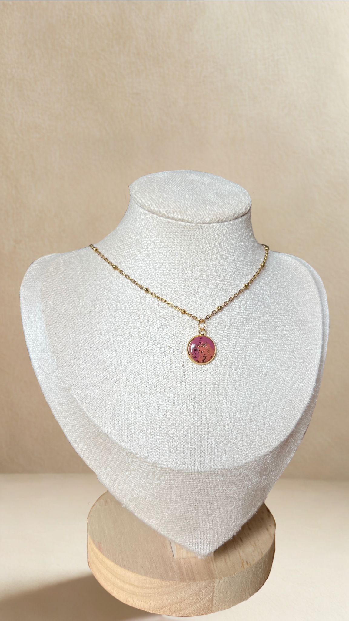 Collier en acier inoxydable avec pendentif en argile polymère - coloris vieux rose