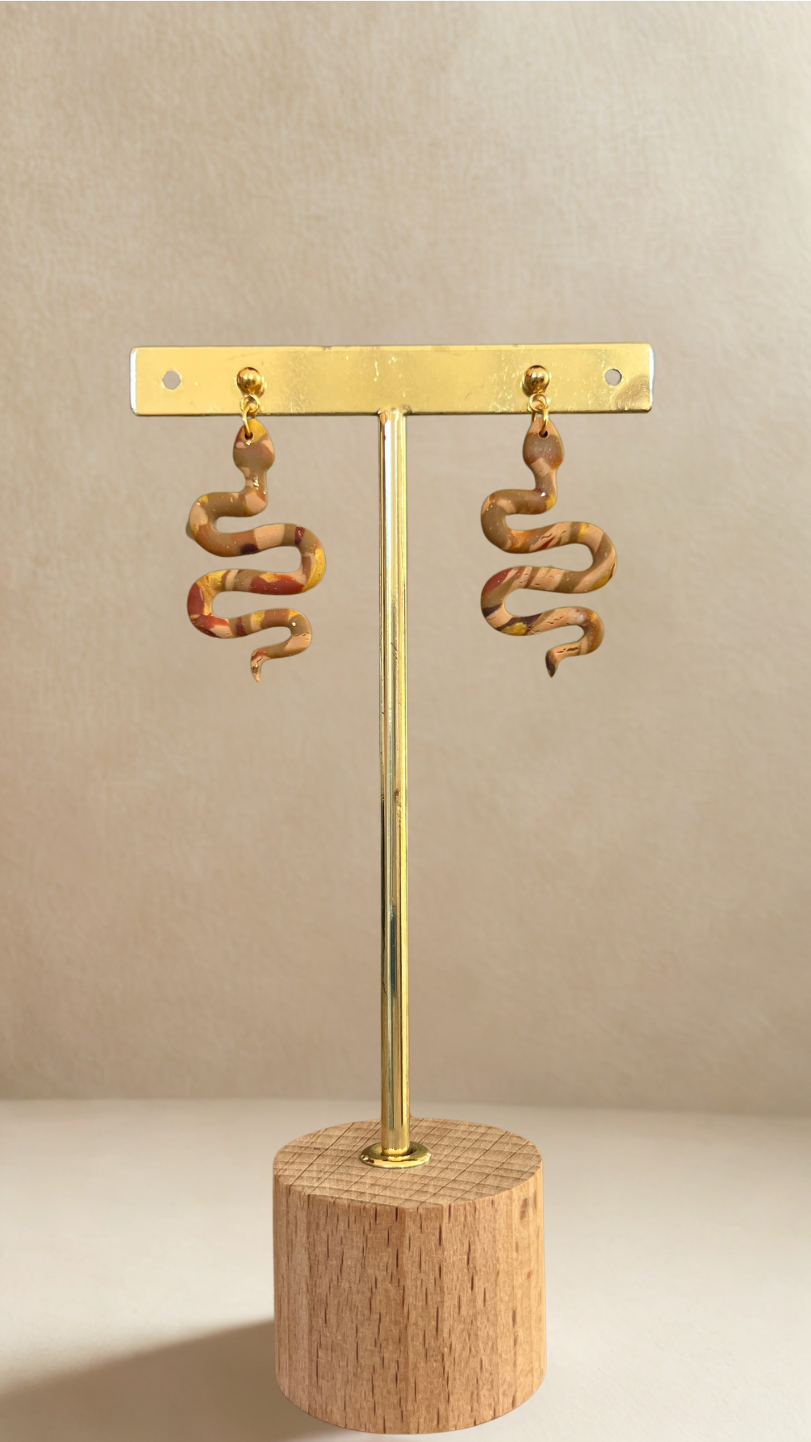 Boucles d'oreilles Serpent - coloris beige et marron