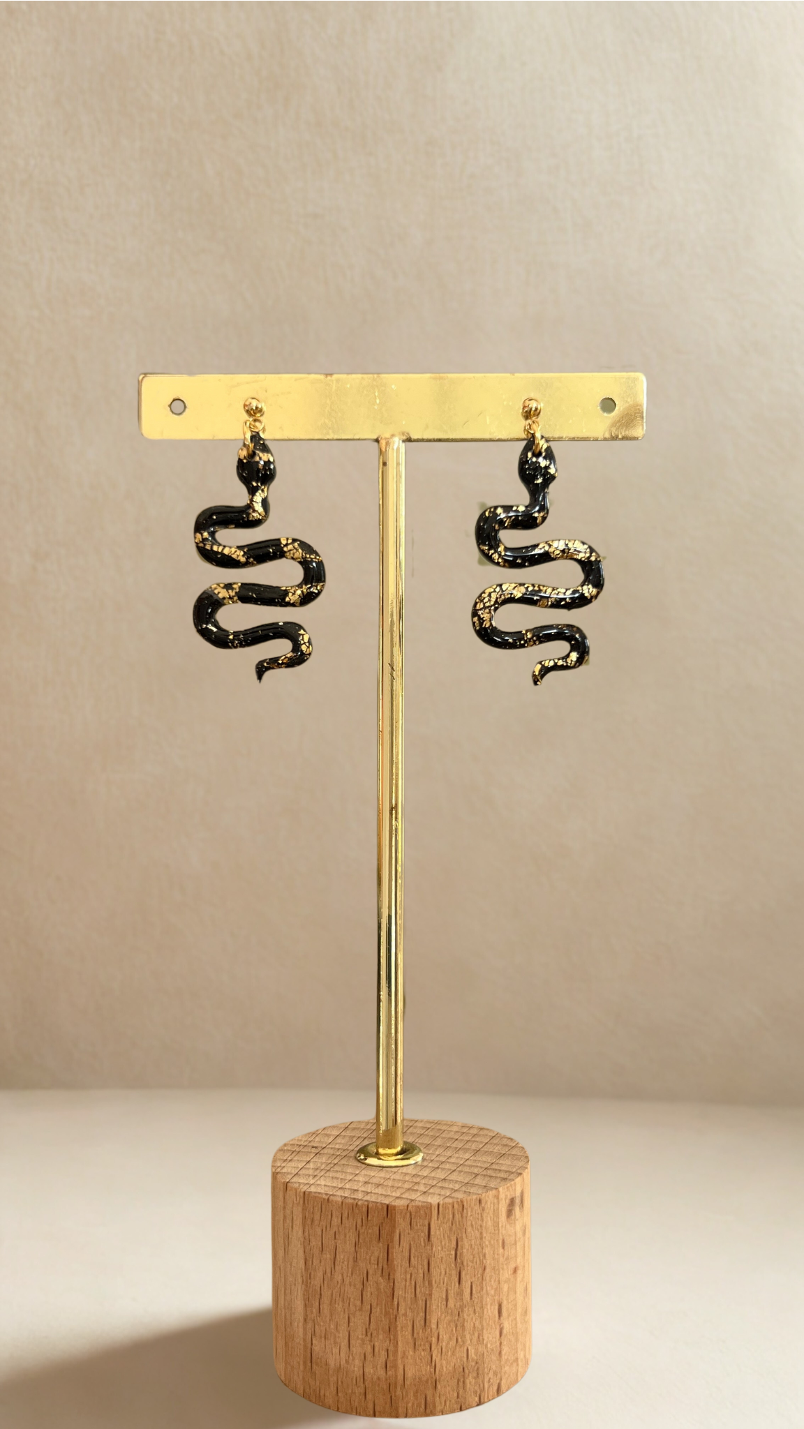 Boucles d'oreilles Serpent - coloris noir