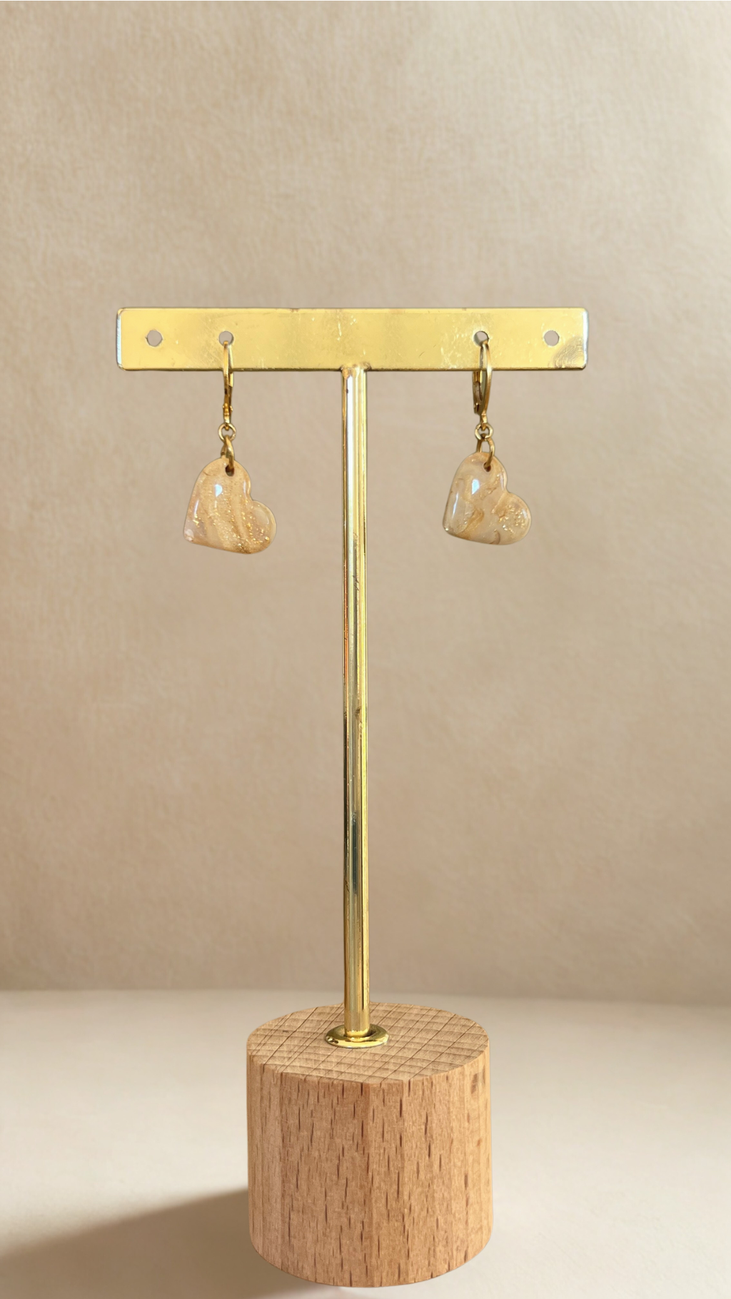 Boucles d'oreilles Petit Coeur - coloris beige clair