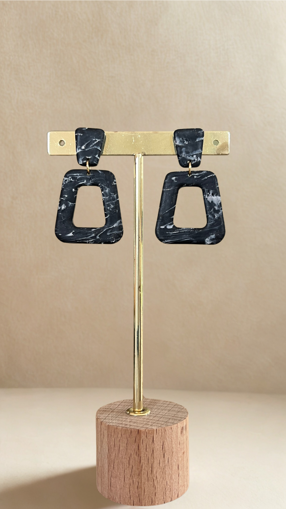 Boucles d'oreilles Azalée - coloris noir et blanc