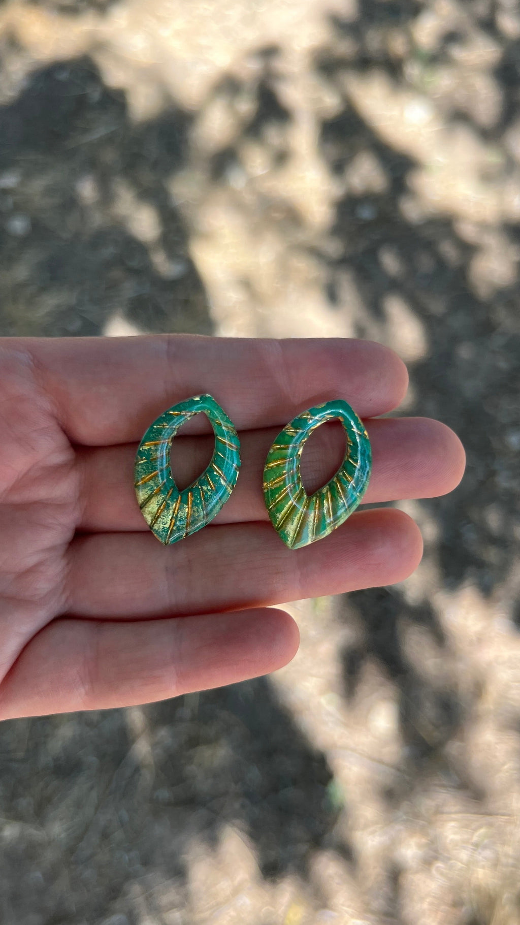 Boucles d’oreilles Ivy – créoles à pampilles interchangeables - coloris vert clair