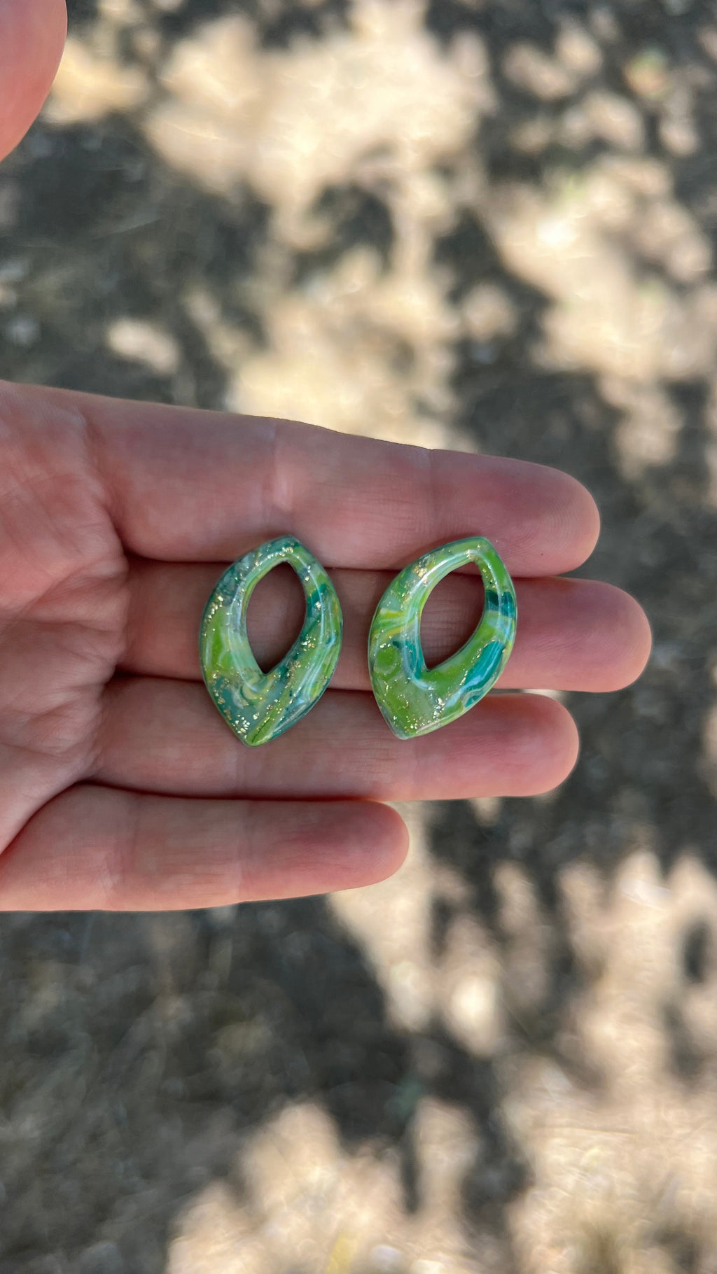 Boucles d’oreilles Ivy – créoles à pampilles interchangeables - coloris vert clair