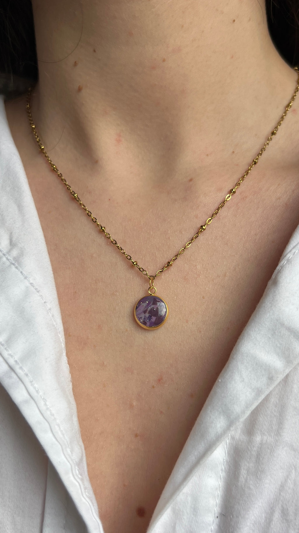 Collier en acier inoxydable avec pendentif en argile polymère - coloris violet