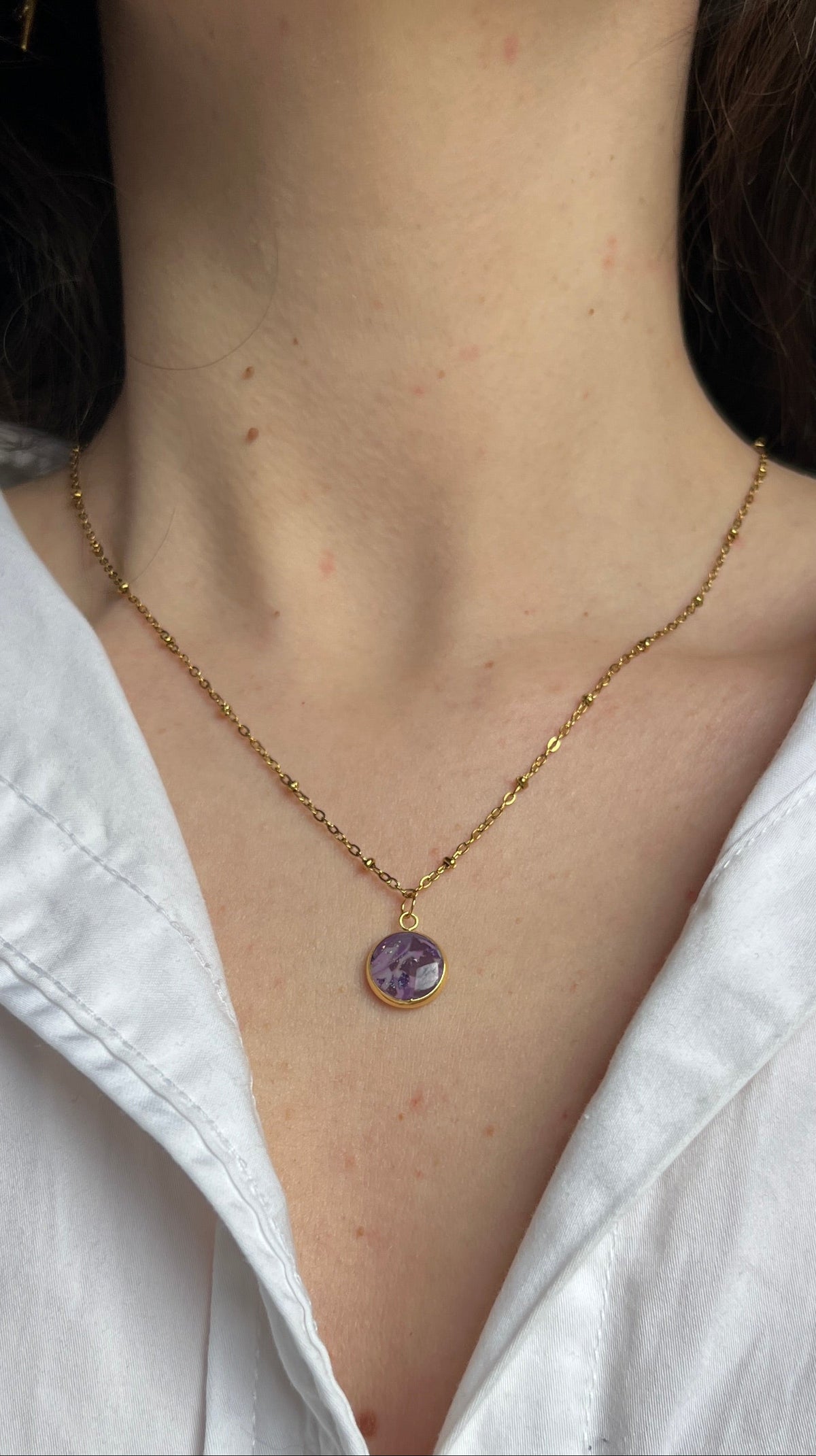 Collier en acier inoxydable avec pendentif en argile polymère - coloris violet