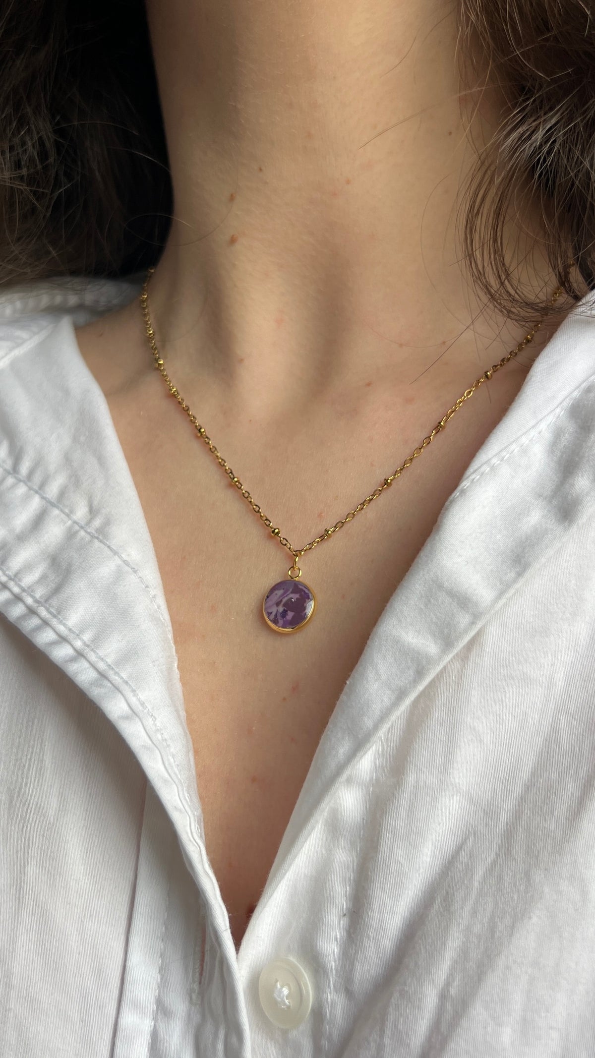 Collier en acier inoxydable avec pendentif en argile polymère - coloris violet