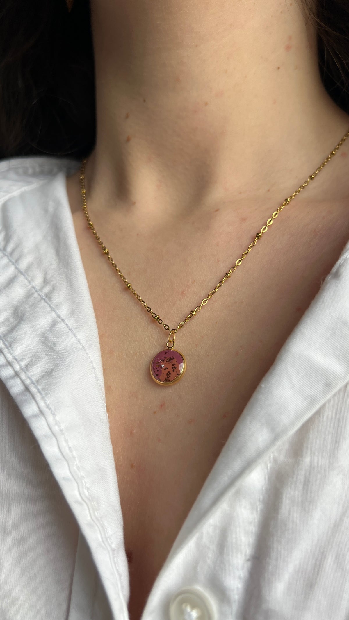 Collier en acier inoxydable avec pendentif en argile polymère - coloris vieux rose