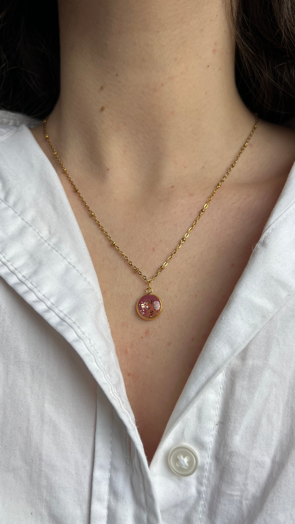 Collier en acier inoxydable avec pendentif en argile polymère - coloris vieux rose