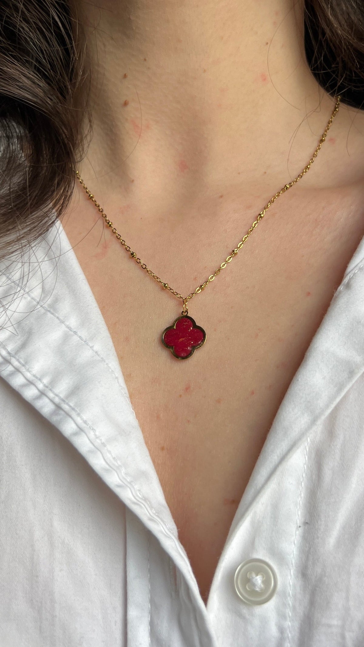 Collier en acier inoxydable avec pendentif en argile polymère - coloris rouge