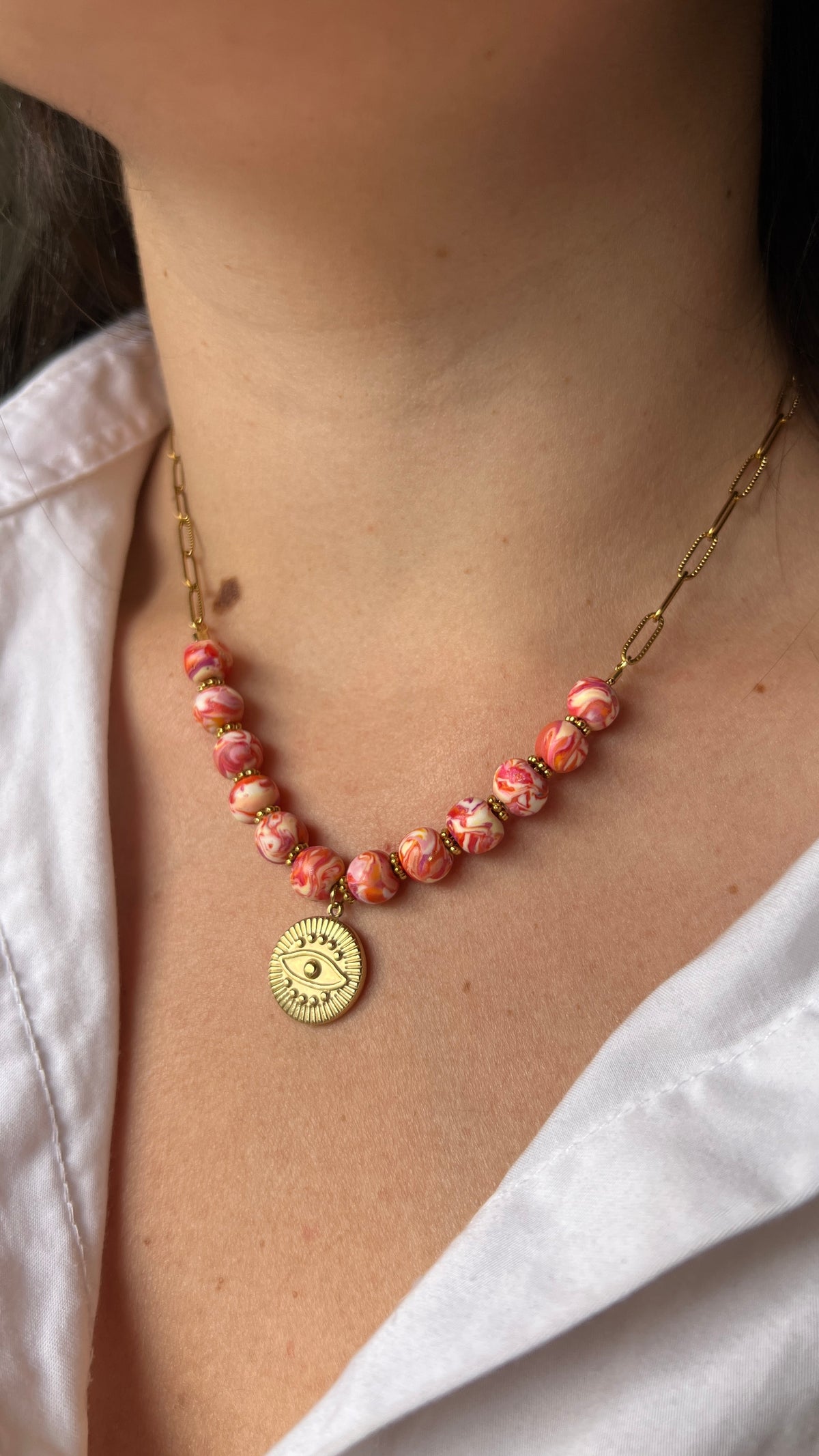 Collier en acier inoxydable avec perles en argile polymère