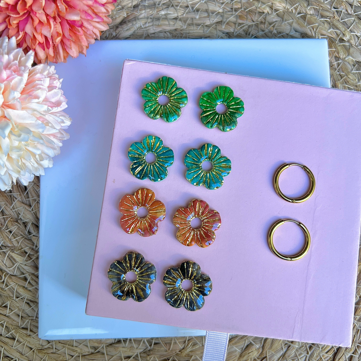 Créole Lora avec pampille fleur soleil, boucle d'oreille interchangeable fait main