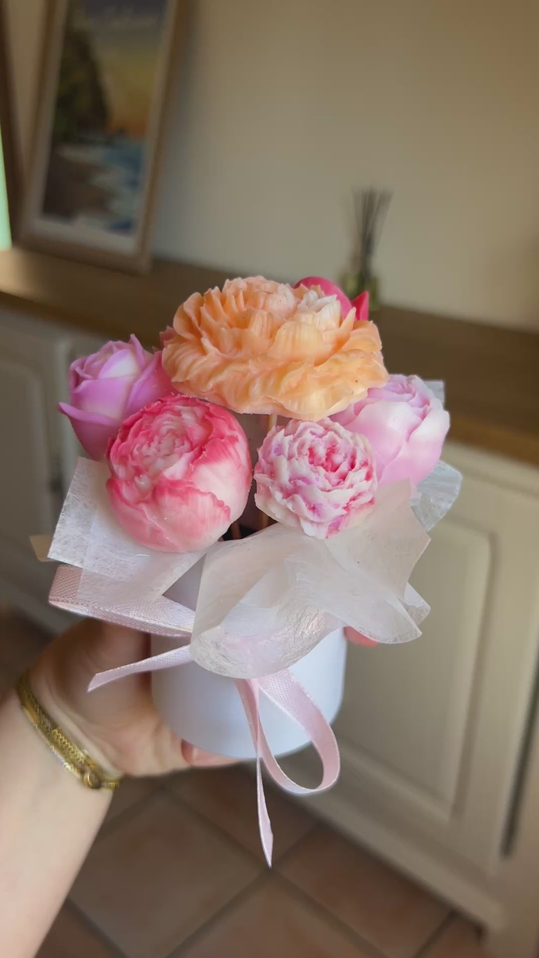 Atelier créatif de bougie Marseille, faire un bouquet de fondant en forme de fleurs