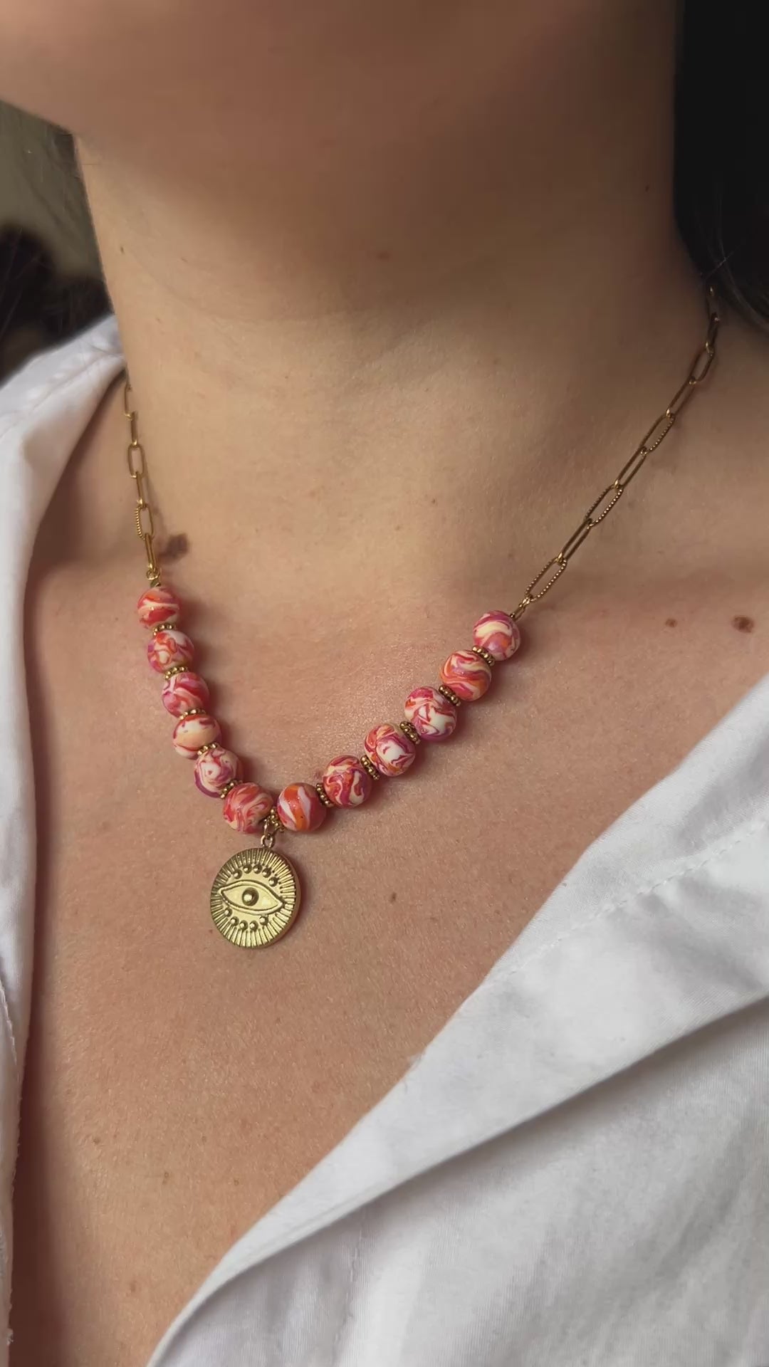 Collier en acier inoxydable avec perles en argile polymère